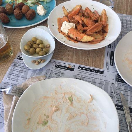 Tapas y Vino Divino