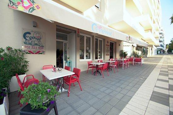 Caravanne Cafe