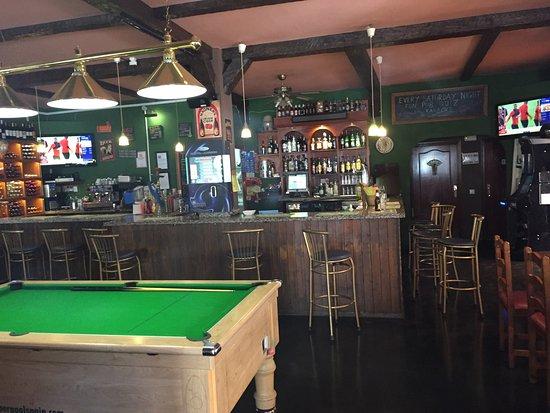 Shakers Bar
