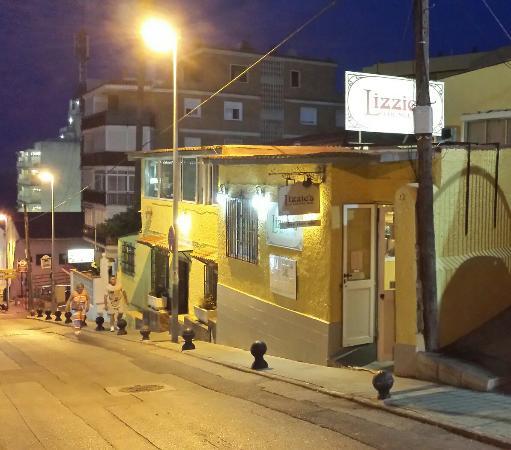 Lizzie's Lounge Bar