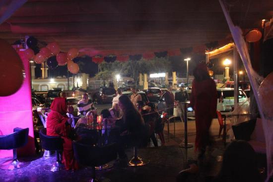 Boulevard Cafe